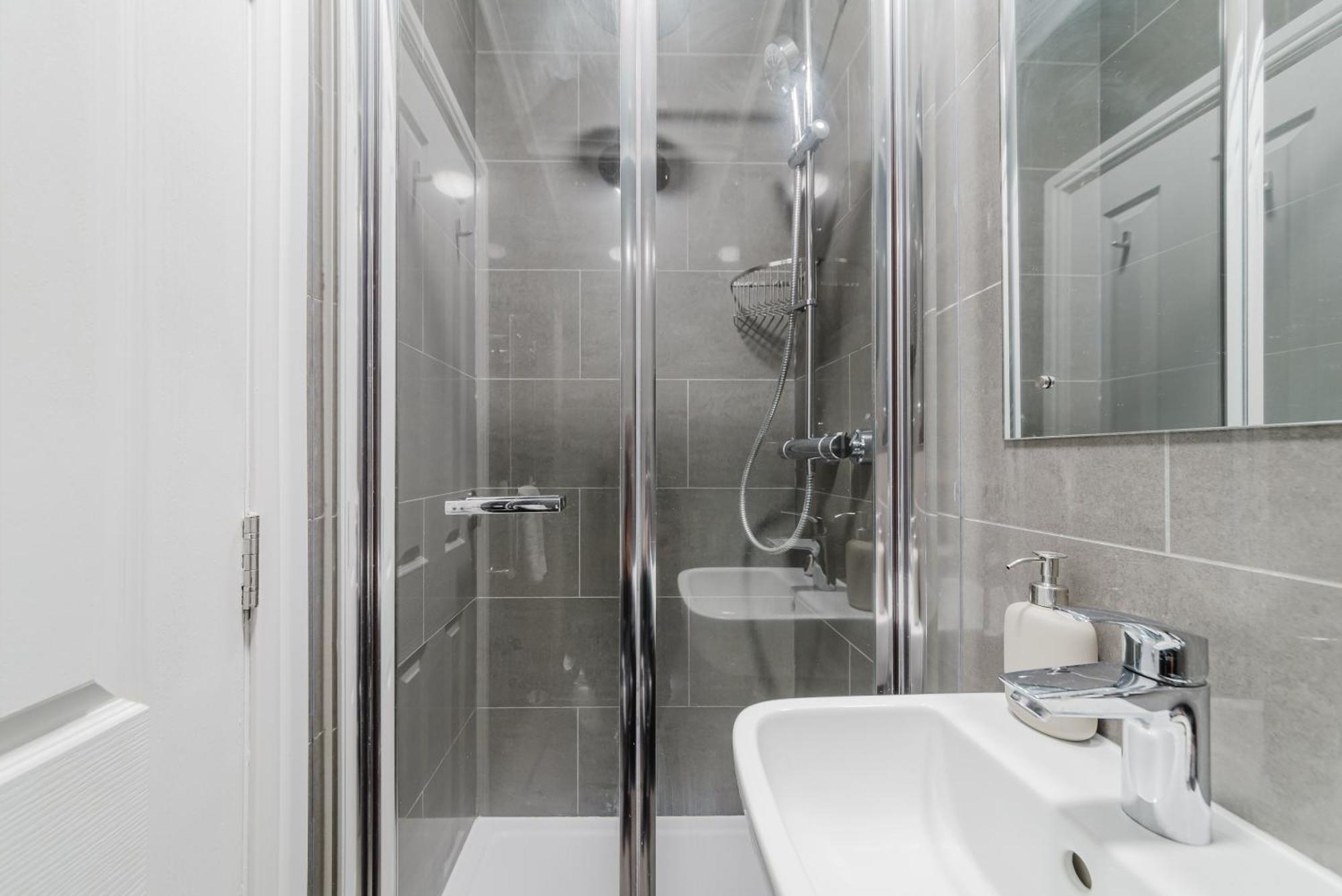 Apartament Modern Cosy Corner Flat 3 Bed And Loft Sleep 7 People Londyn Zewnętrze zdjęcie